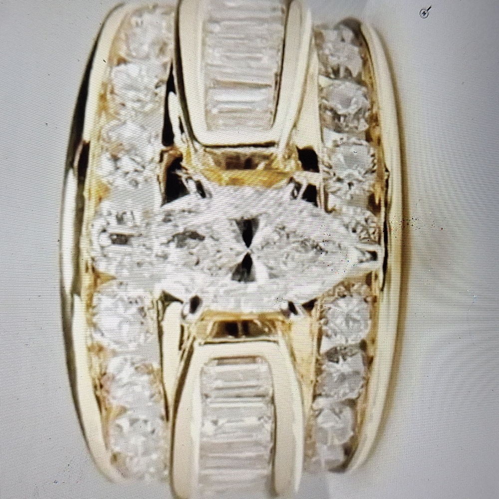Stunning New Womens Cubic Zirconia Yellow Gold Ring